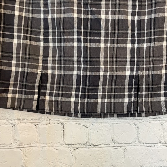 NWT Aeropostale plaid mini skirt w/ 2 front slits - Picture 2 of 5